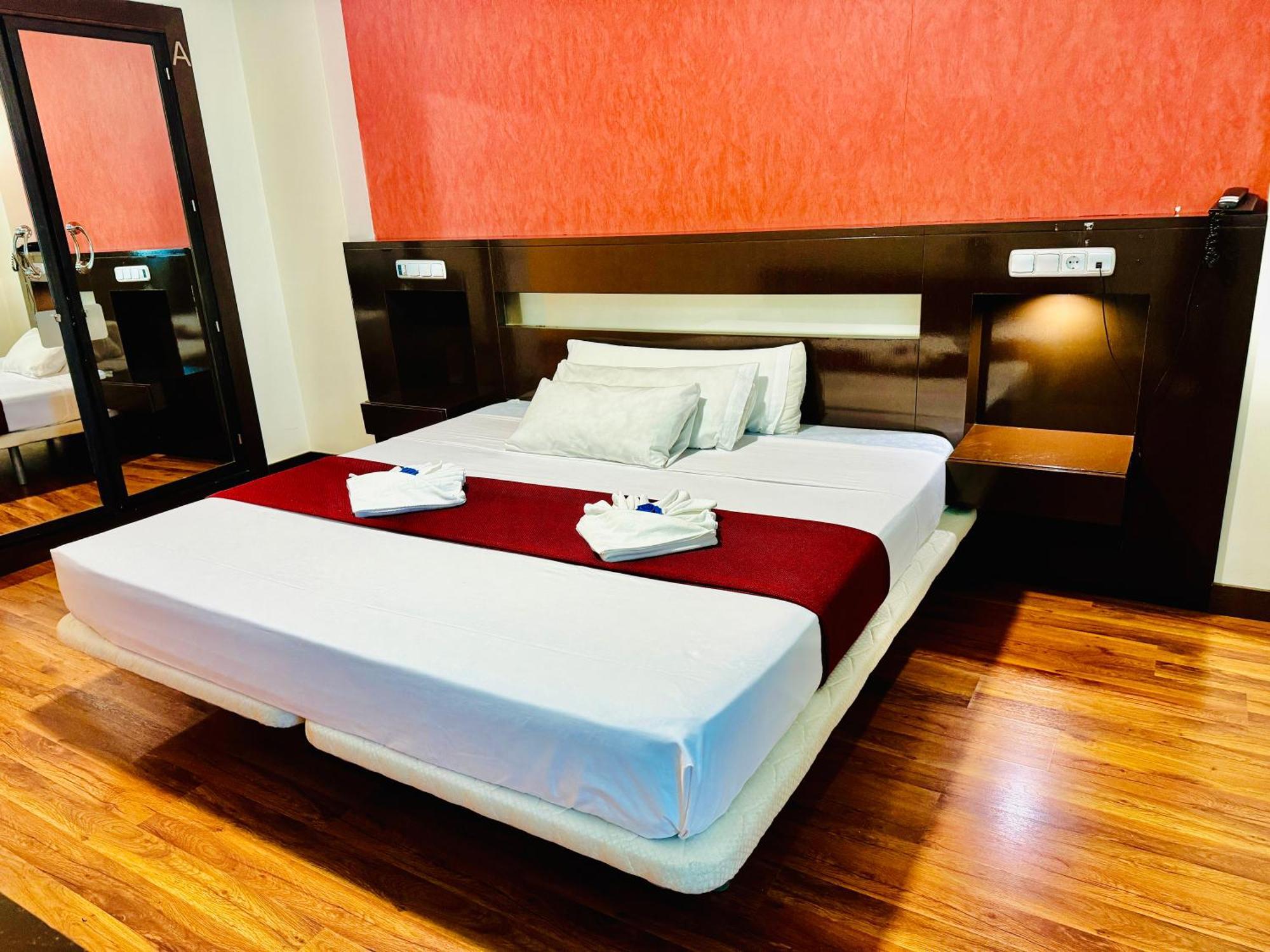 La Cantuena Otel Parla Dış mekan fotoğraf